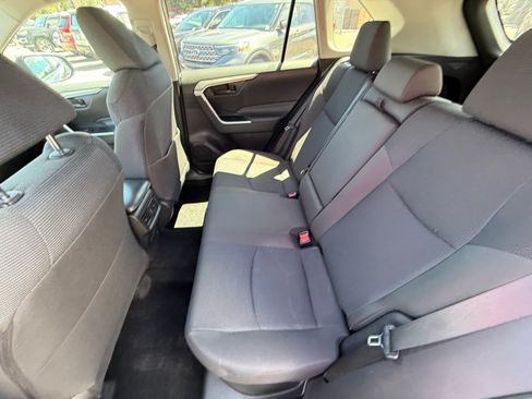 Used 2024 Toyota RAV4 LE AWD/4WD image 17