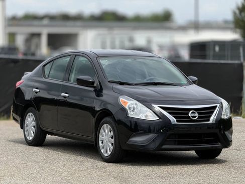 Used 2016 Nissan Versa S Plus FWD image 1
