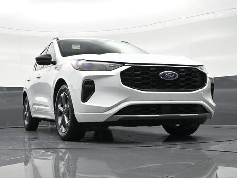Used 2023 Ford Escape ST-Line w/ Tech Pack #1 FWD image 29