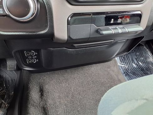 Used 2020 RAM 1500 Big Horn AWD/4WD image 10