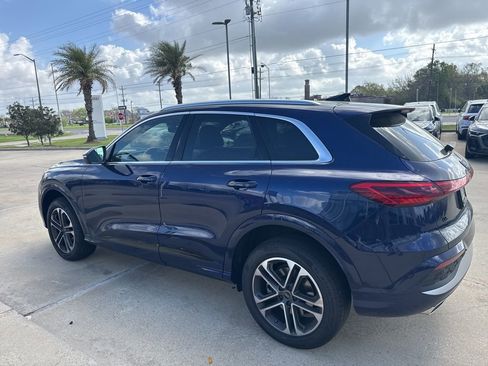 Used 2025 Audi Q5 Premium w/ Convenience Package image 4