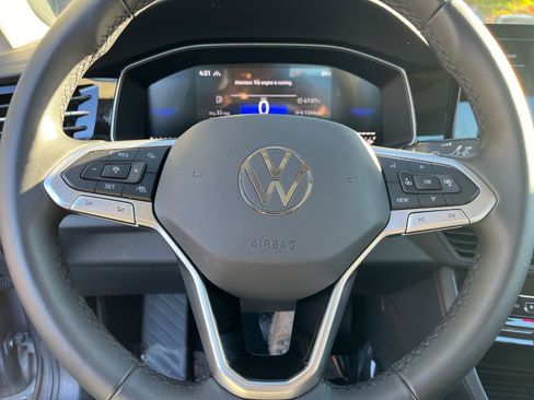 Used 2025 Volkswagen Jetta SE image 28