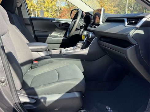 Used 2023 Toyota RAV4 LE image 13