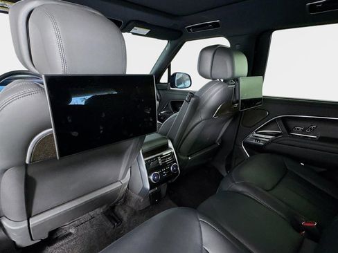 Used 2025 Land Rover Range Rover Autobiography image 35