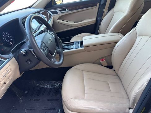 Used 2017 Genesis G80 3.8 RWD image 10