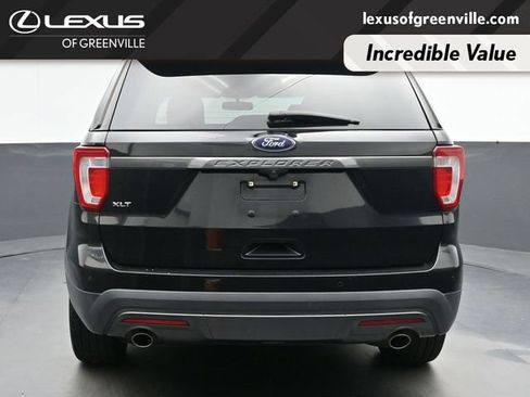 Used 2017 Ford Explorer XLT w/ Equipment Group 202A FWD image 7