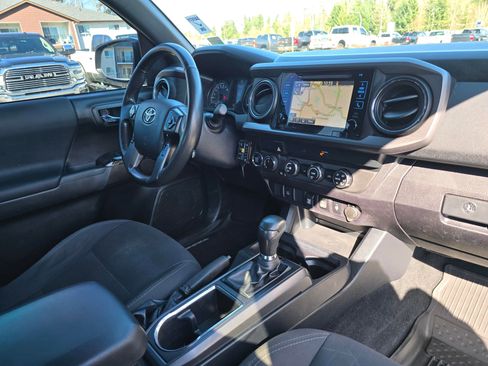 Used 2015 Toyota Tacoma 4x4 Double Cab w/ TRD Sport Package image 30