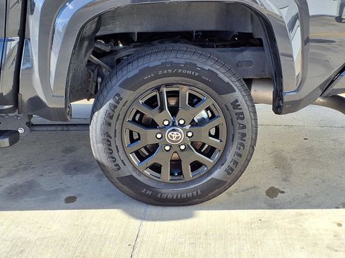 Used 2025 Toyota Tacoma SR5 w/ SR5 Upgrade Package image 9