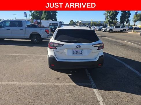 Used 2023 Subaru Outback Premium AWD/4WD image 6