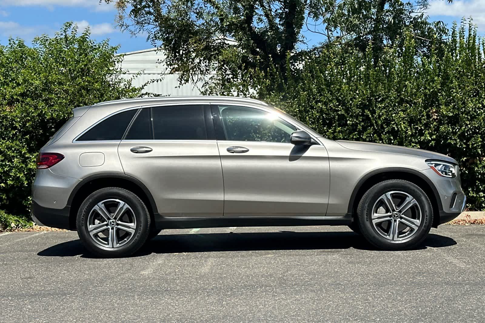 Used 2021 Mercedes-Benz GLC 300 image 2
