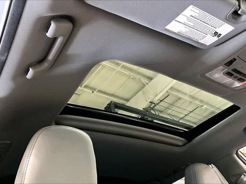 Used 2014 Toyota Highlander XLE image 14