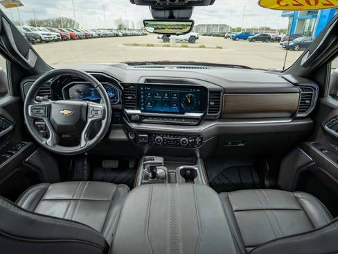 Used 2025 Chevrolet Silverado 1500 High Country w/ High Country Premium Package AWD/4WD image 30