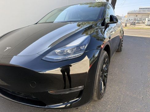 Used 2023 Tesla Model Y Long Range AWD/4WD image 5