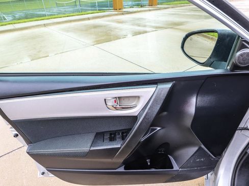 Used 2018 Toyota Corolla LE FWD image 28
