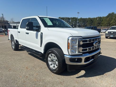 Used 2024 Ford F250 XLT w/ FX4 Off-Road Package image 8