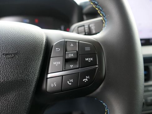 Used 2026 Ford Maverick Lobo AWD/4WD image 18