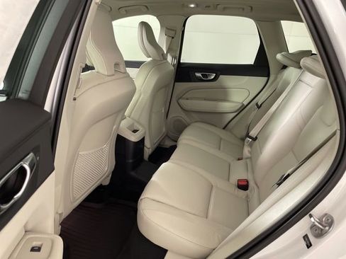 Certified 2024 Volvo XC60 T8 Plus w/ Protection Package Premier image 39