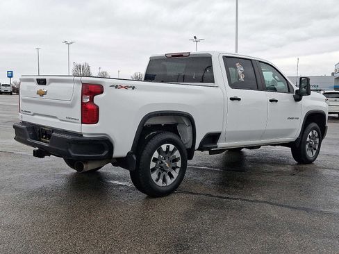 Used 2023 Chevrolet Silverado 2500 Custom image 6