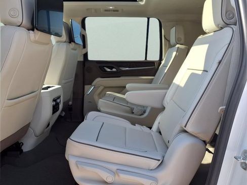Used 2023 GMC Yukon XL Denali w/ Denali Reserve Package AWD/4WD image 13
