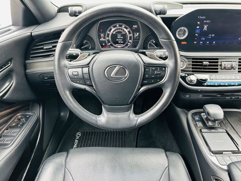 Used 2022 Lexus LS 500 AWD w/ Accessory Package (Z1) image 17