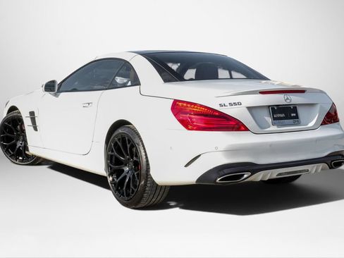 Used 2018 Mercedes-Benz SL 550 image 8