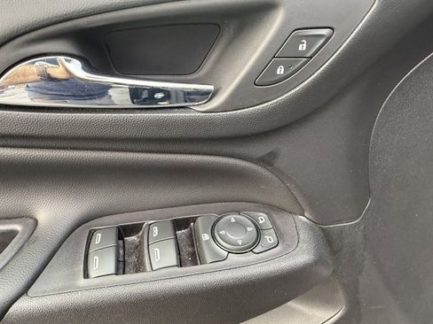 Used 2019 Chevrolet Equinox LT image 40