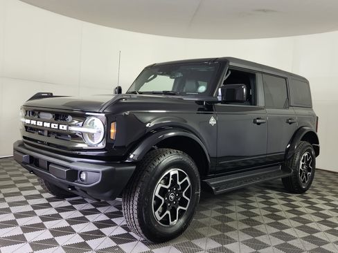New 2026 Ford Bronco Outer Banks AWD/4WD image 3