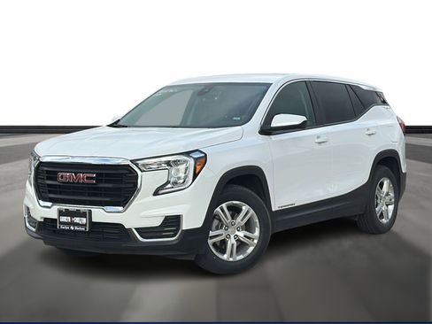 Used 2024 GMC Terrain SLE image 1