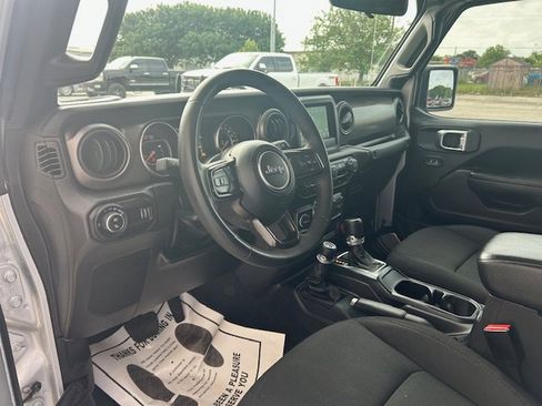 Used 2023 Jeep Gladiator Sport AWD/4WD image 13