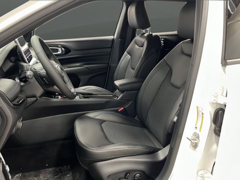 New 2026 Jeep Compass Latitude AWD/4WD image 9