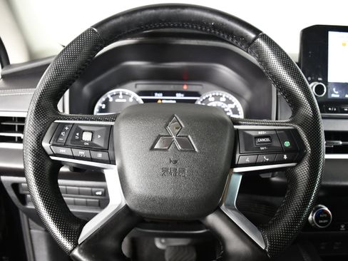 Used 2022 Mitsubishi Outlander SE AWD/4WD image 19