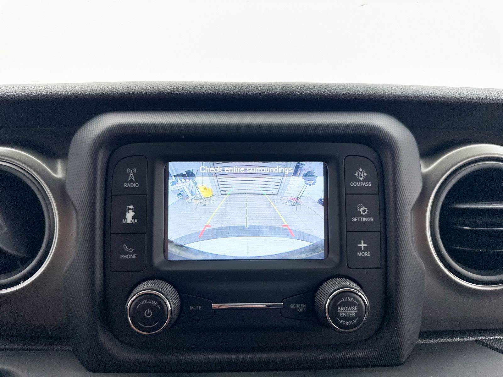 Used 2018 Jeep Wrangler Unlimited Sport AWD/4WD image 9