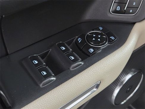 Used 2023 Ford Expedition Limited image 20