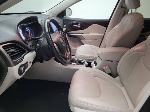 Used 2020 Jeep Cherokee Limited FWD image 17