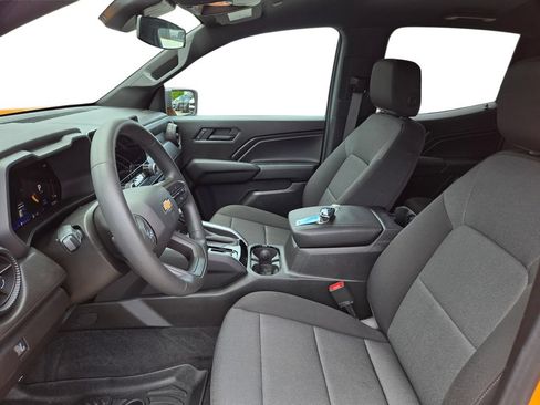 Used 2025 Chevrolet Colorado W/T w/ WT Custom Package RWD image 17