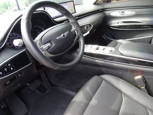 Used 2023 Genesis GV70 2.5T AWD/4WD image 11