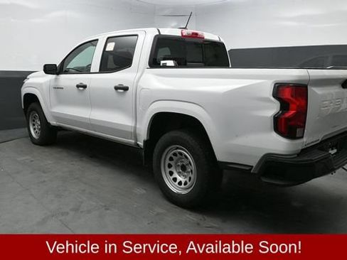 Used 2024 Chevrolet Colorado W/T w/ WT Convenience Package RWD image 4