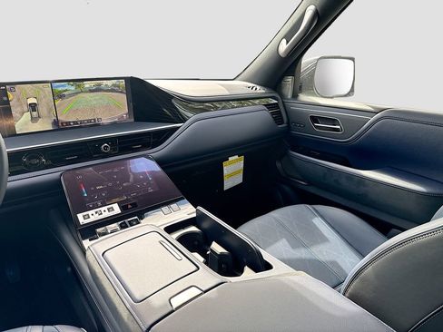 New 2026 INFINITI QX80 4WD image 25