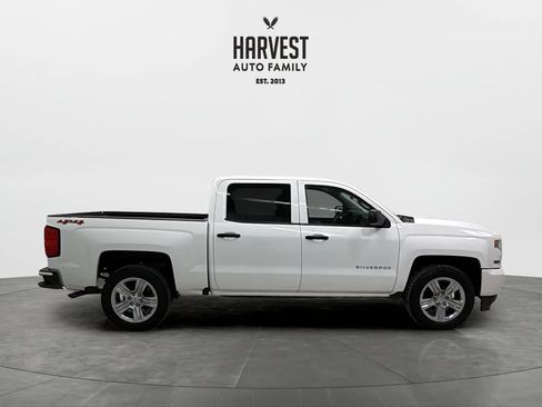 Used 2018 Chevrolet Silverado 1500 Custom w/ Custom Value Package AWD/4WD image 8
