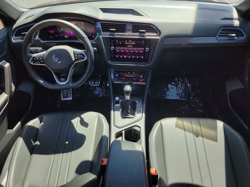 Used 2023 Volkswagen Tiguan SE R-Line image 12