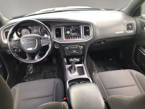 Used 2019 Dodge Charger SXT AWD/4WD image 3