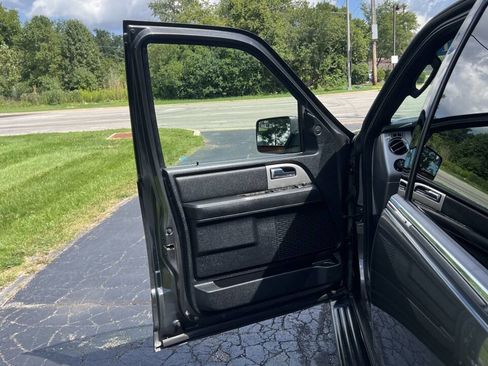 Used 2017 Ford Expedition EL Limited image 34