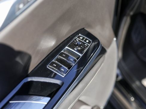 Used 2025 Cadillac Escalade V image 21