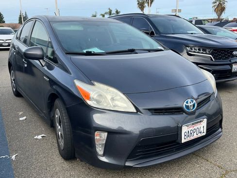 Used 2014 Toyota Prius Four image 3