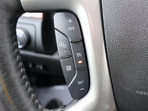 Used 2012 Chevrolet Avalanche LTZ image 17