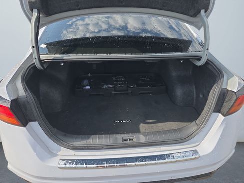 Used 2023 Nissan Altima 2.5 SR AWD/4WD image 16