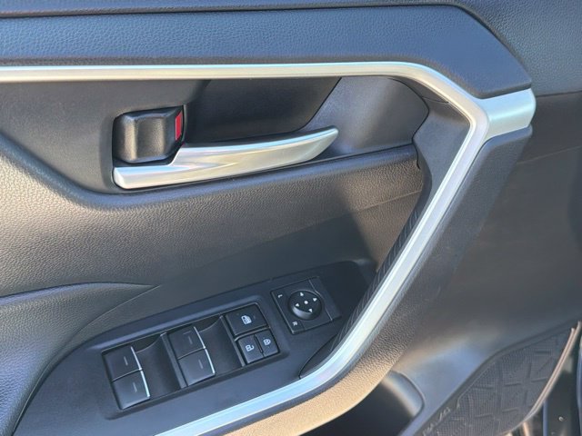 Used 2025 Toyota RAV4 XLE w/ Convenience Package FWD image 22
