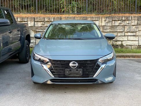 Used 2025 Nissan Sentra SV FWD image 2