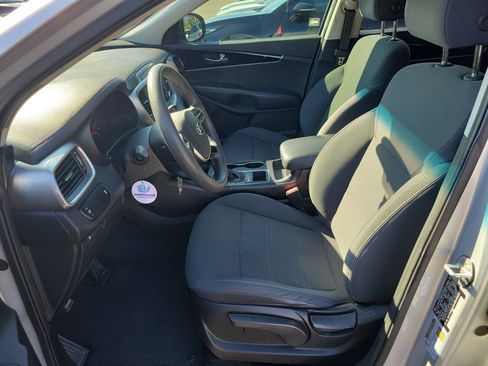 Used 2020 Kia Sorento AWD V6 image 21