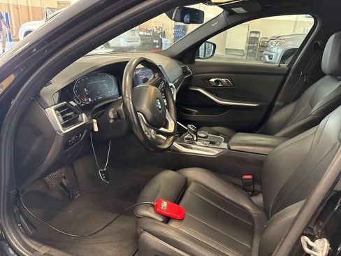 Used 2019 BMW 330i Sedan w/ Convenience Package RWD image 4
